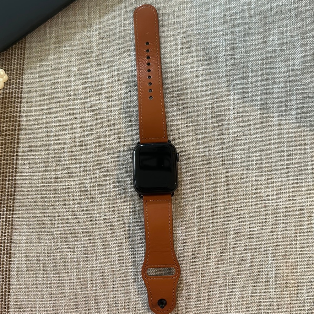 Series 6 Apple Watch/ Brown Leather Band